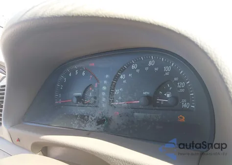 2002 Toyota Camry Le z USA, uszkodzony, nr VIN 4T1BE32K62U017256